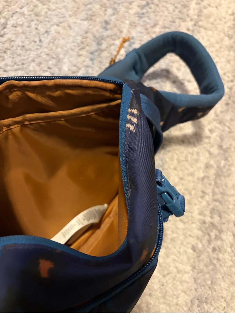 Patagonia Atom Sling 8L Bag Crossbody Backpack Blue Ikat Geo Print Hiking Travel